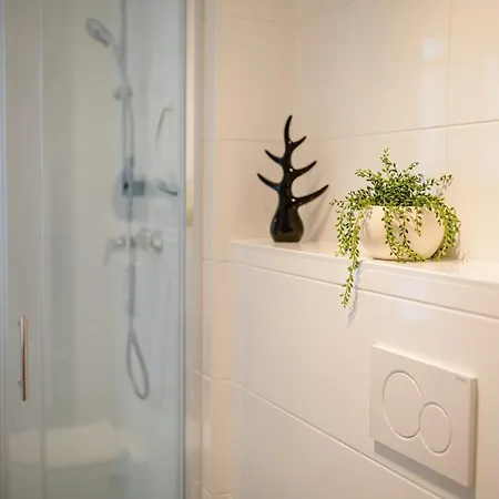 Zimmer-graz Bed & Breakfast 4*